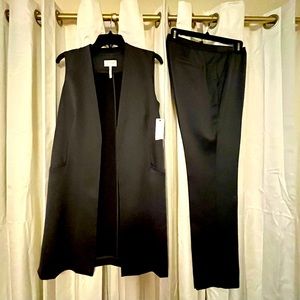 “Laundry” grey pant suit. beautiful satin finish. New. Size 6